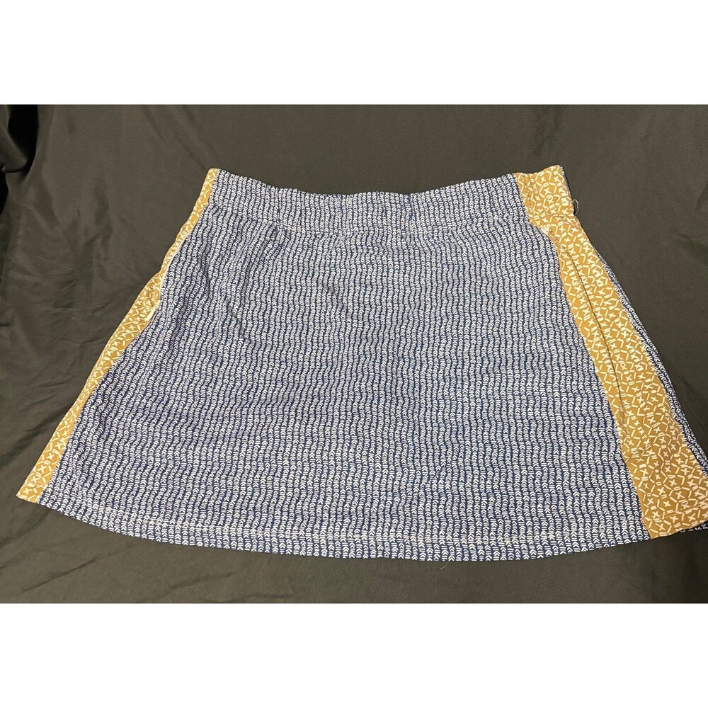 J.McLaughlin Catalina Cloth skort blue and white geometric print, gold sides. M